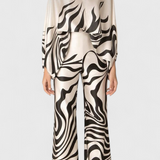 Sybella Set de Două Piese cu Umeri Descoperiți și Pantaloni Largi Cu Imprimeu