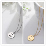 Colier minimalist placat cu aur de 18K cu inițiale gravate într-un cerc