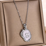 Colier ocean placat cu aur de 18K cu inițiale pe fundul mării