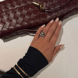 Clutch Melanie cu Detaliu de Nod Aurit