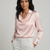 Theresa | Elegantna Saten Bluza s Vodopadnim Izrezom
