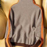 Beatriz | Pulover cu guler înalt și dungi contrastante atrăgătoare